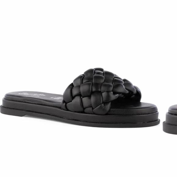 49. Seychelles Bellisima Slide Sandal in Black, Size 7.5 - Picture 2 of 15